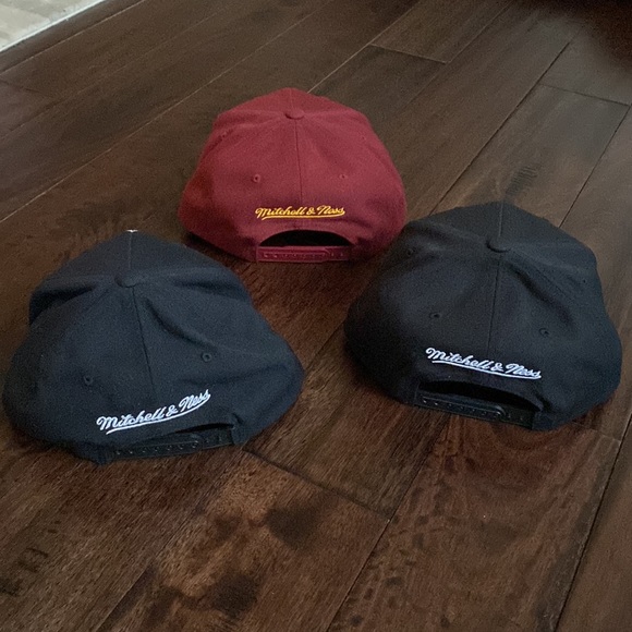 Cleveland Cavaliers Mitchell and Ness hats (3) - Picture 5 of 13